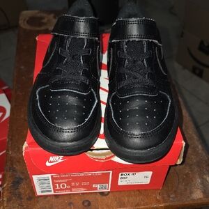 Like New Nike Kids Black Low-Top Sneakers
